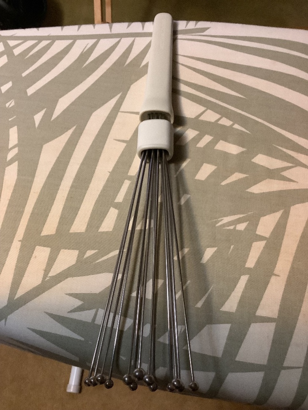 WILLIAMS SONOMA BALL WHISK * BEAD TIPPED DESIGN * BRAND NEW